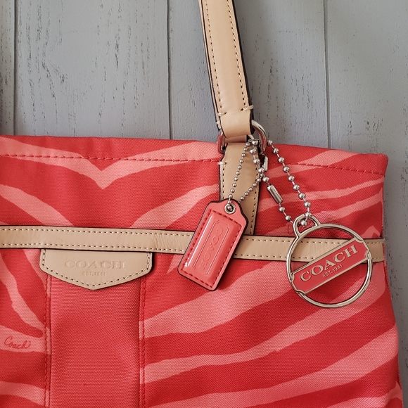 Coach Bag - Picture 3 of 8